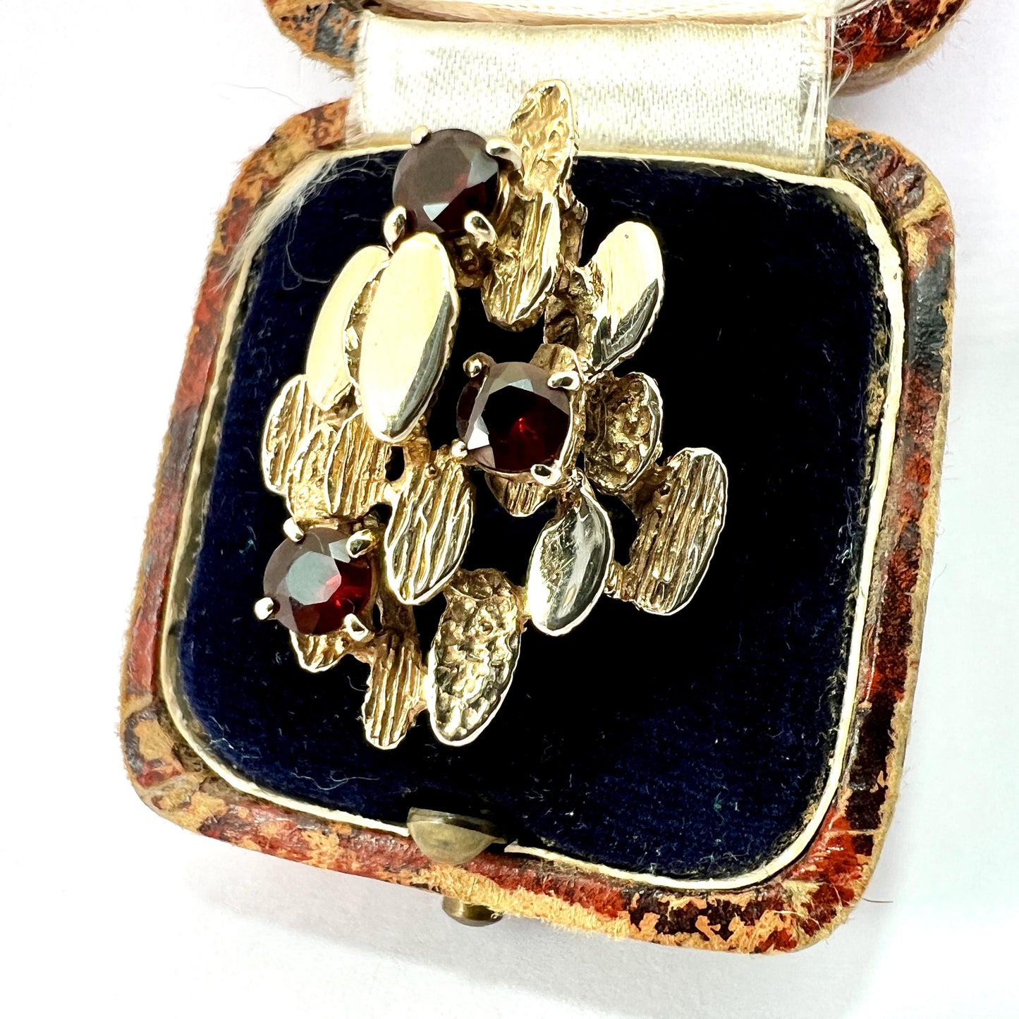 Vintage Brutalist 9CT Gold and Garnet Ring
