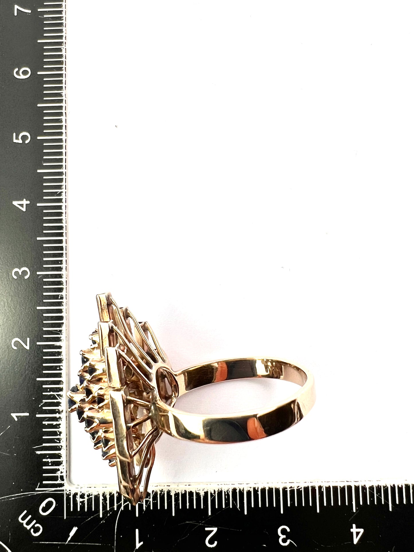 Vintage 14CT Gold Brutalist Sapphire Ring
