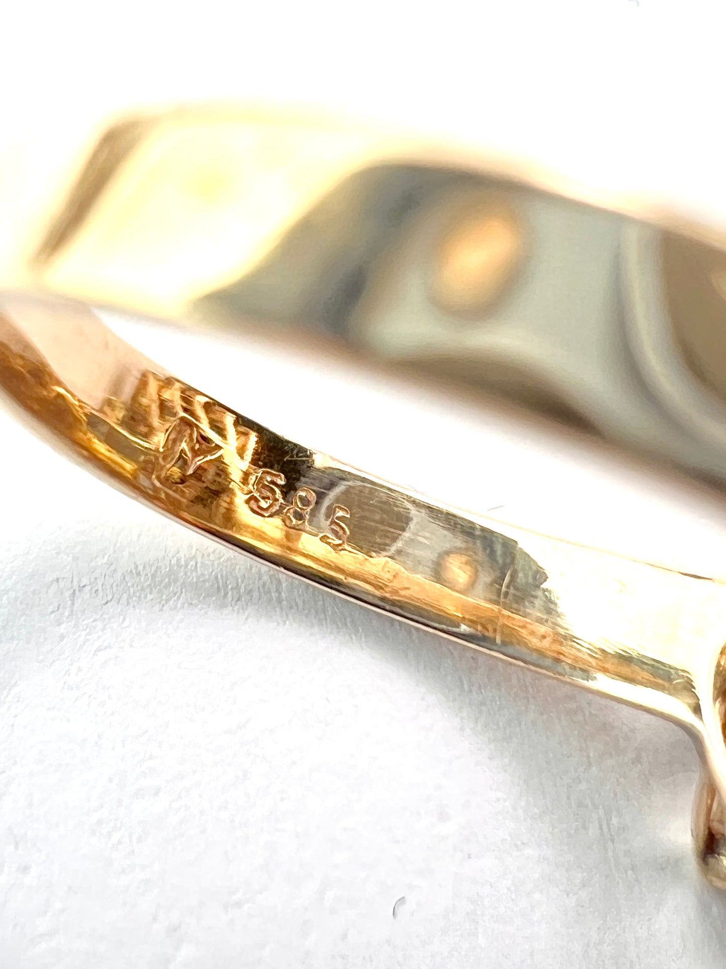 Vintage 14CT Gold Brutalist Sapphire Ring