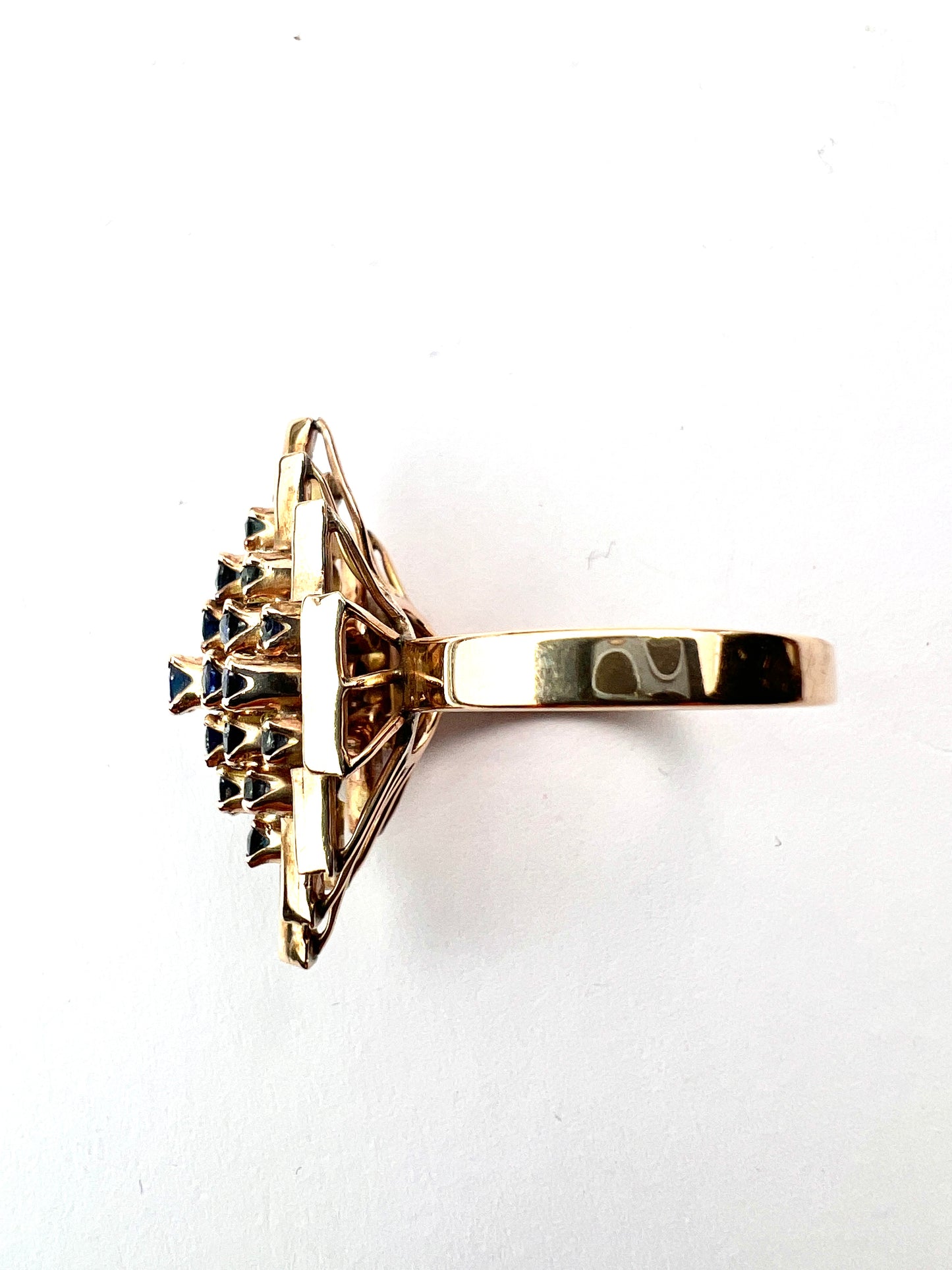Vintage 14CT Gold Brutalist Sapphire Ring