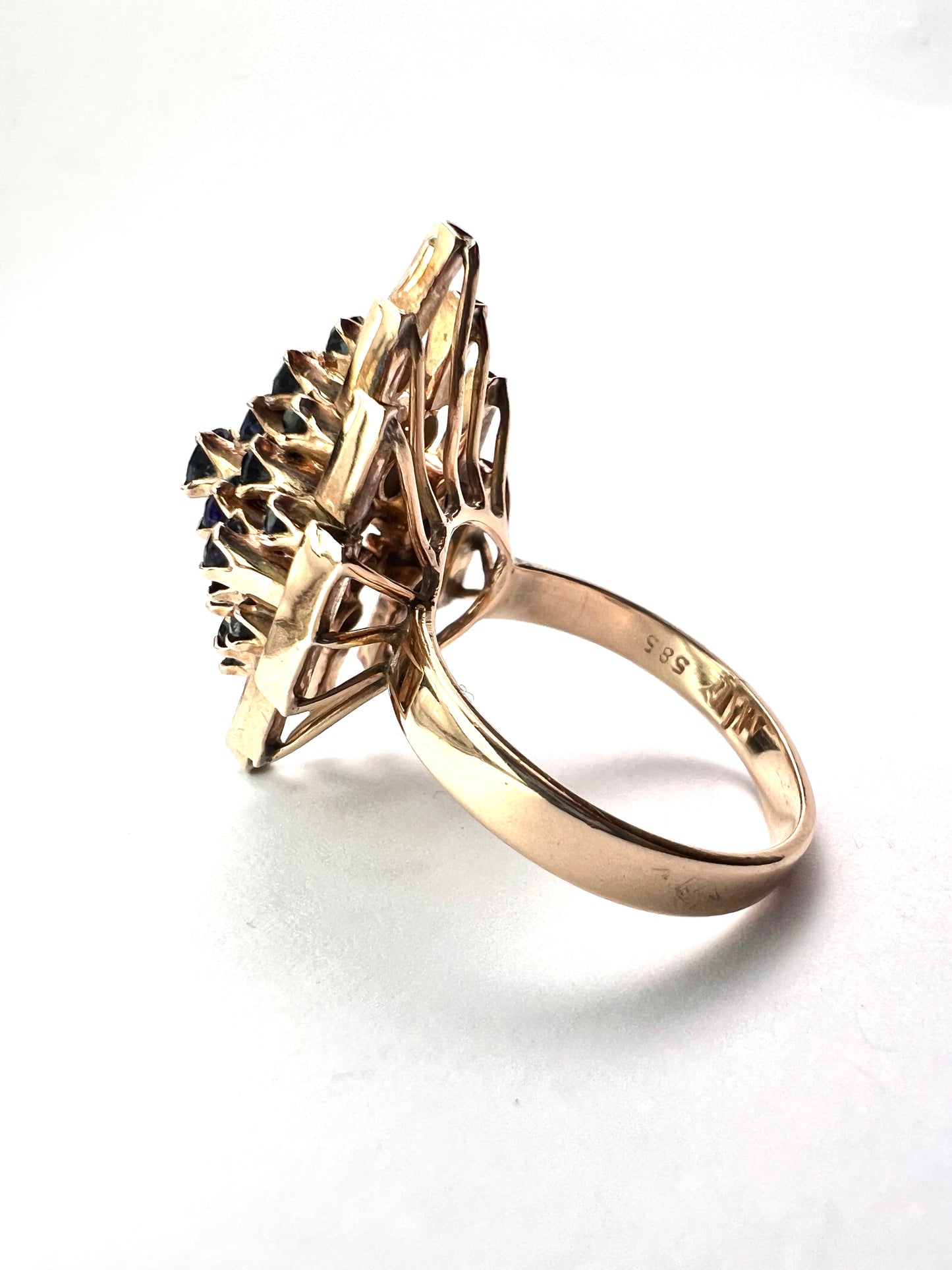 Vintage 14CT Gold Brutalist Sapphire Ring