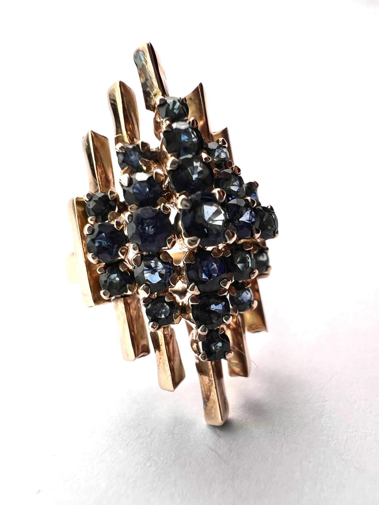 Vintage 14CT Gold Brutalist Sapphire Ring