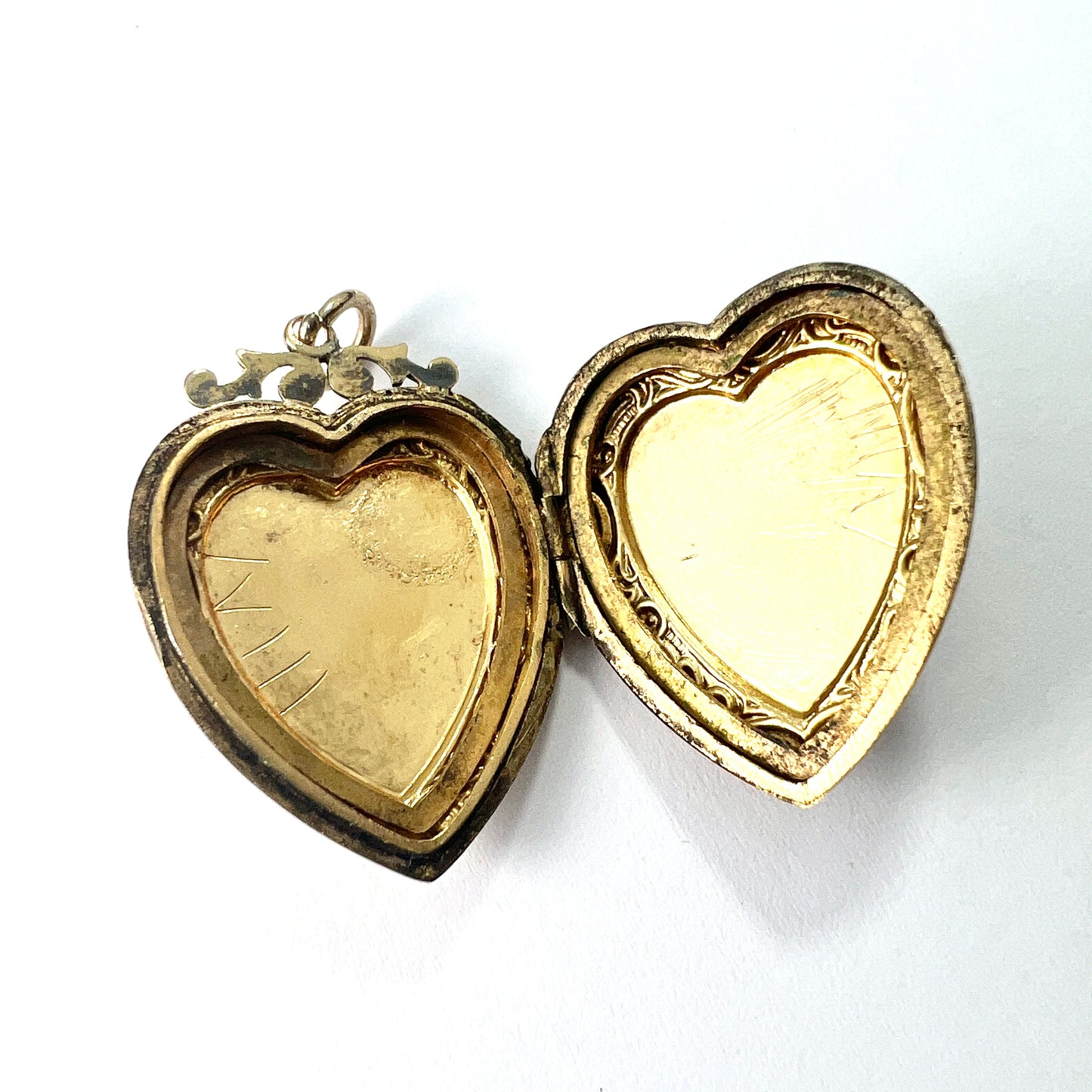 Victorian 9CT Gold Heart Locket