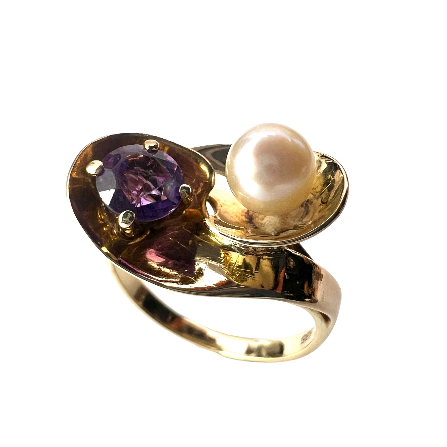Vintage 14CT Gold Modernist Amethyst and Pearl Crossover Ring