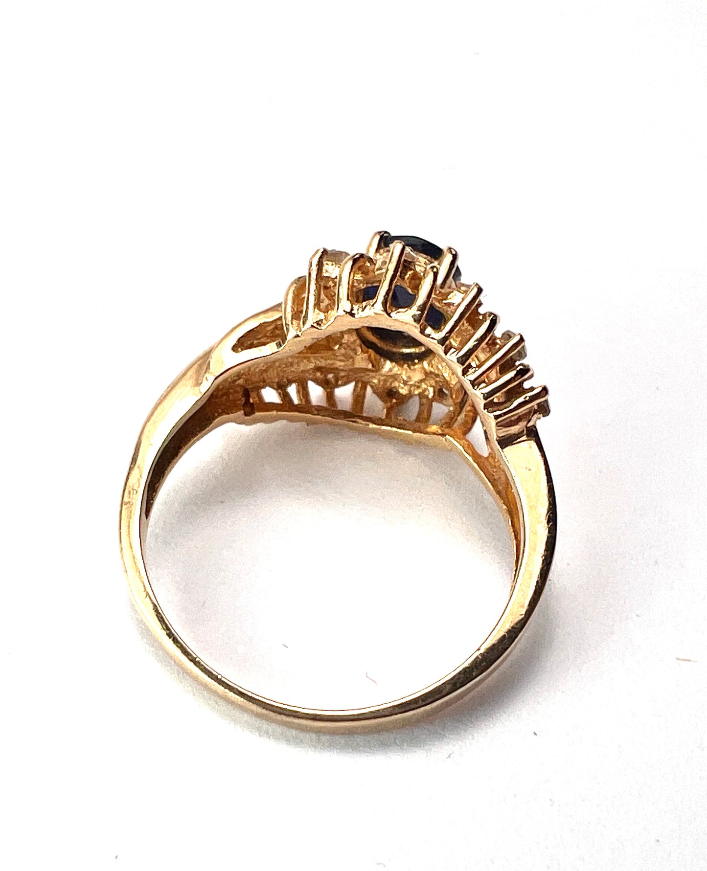 Vintage 14CT Gold Sapphire and Diamond Ring