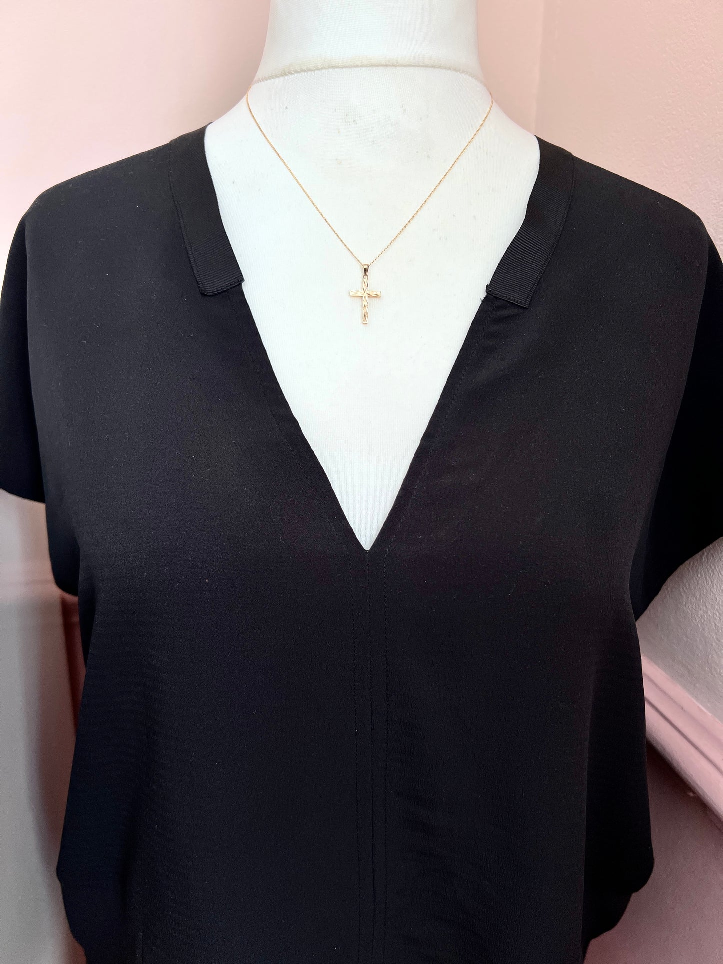Vintage 14CT Gold Cross Pendant Necklace