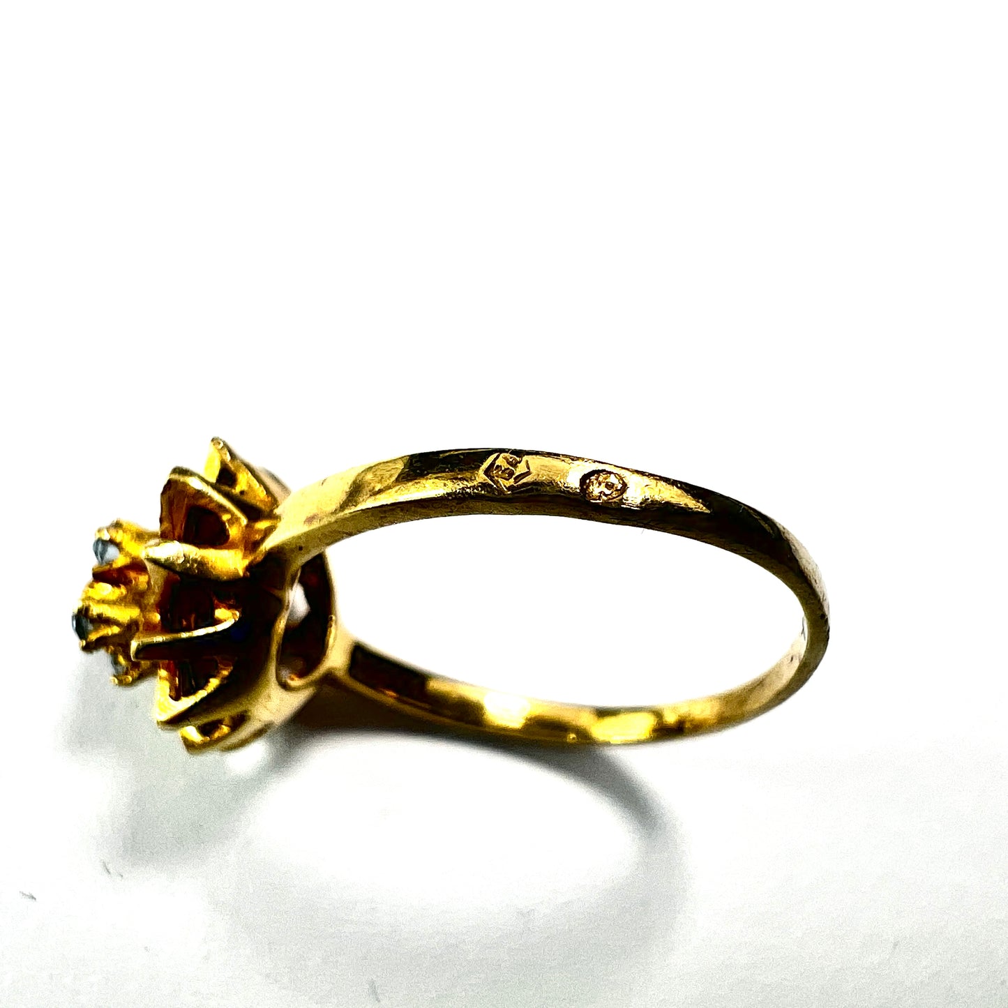 Vintage Gold Star Sapphire Ring
