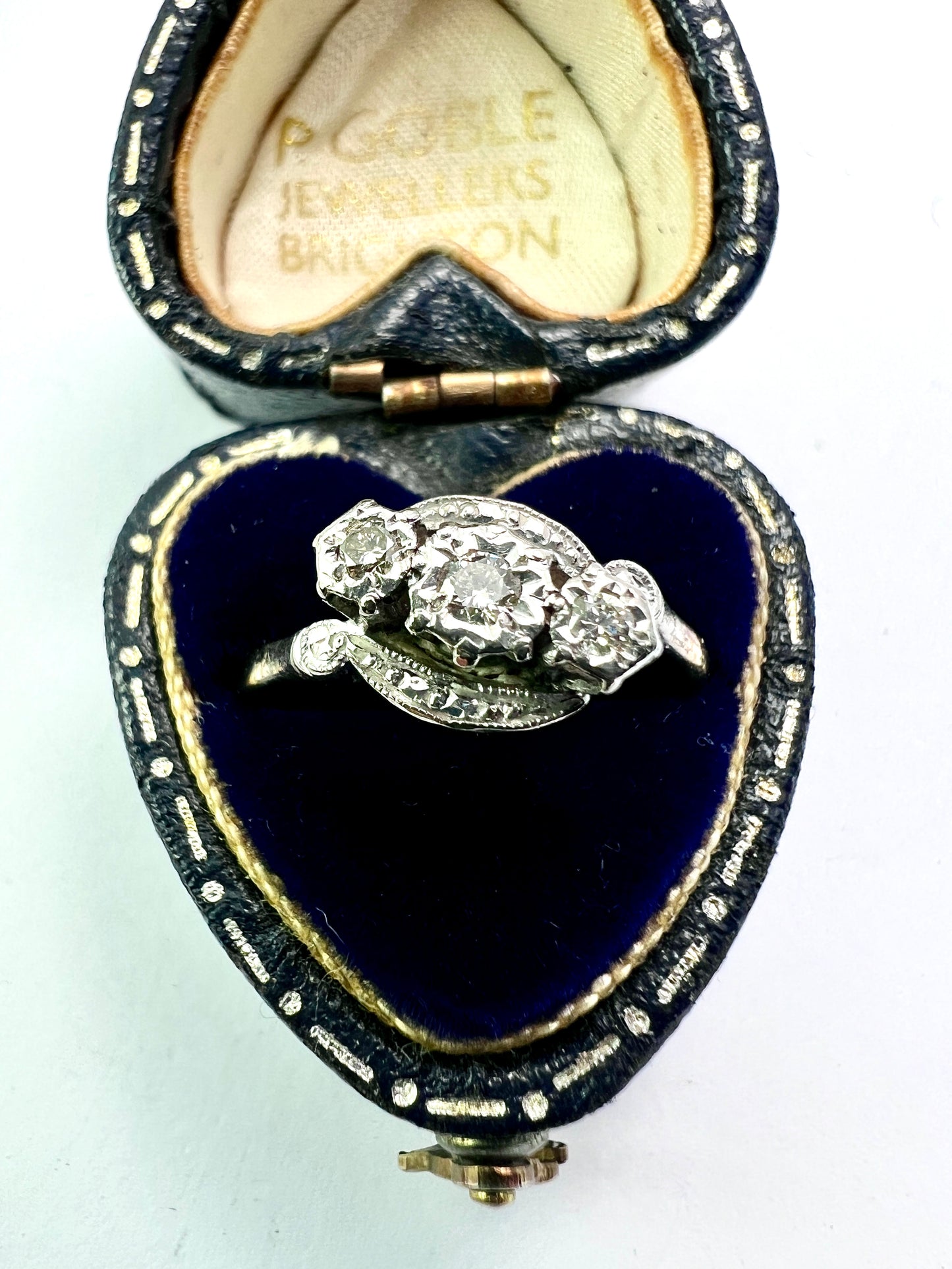 Vintage 18CT Gold Platinum Diamond Trilogy Ring