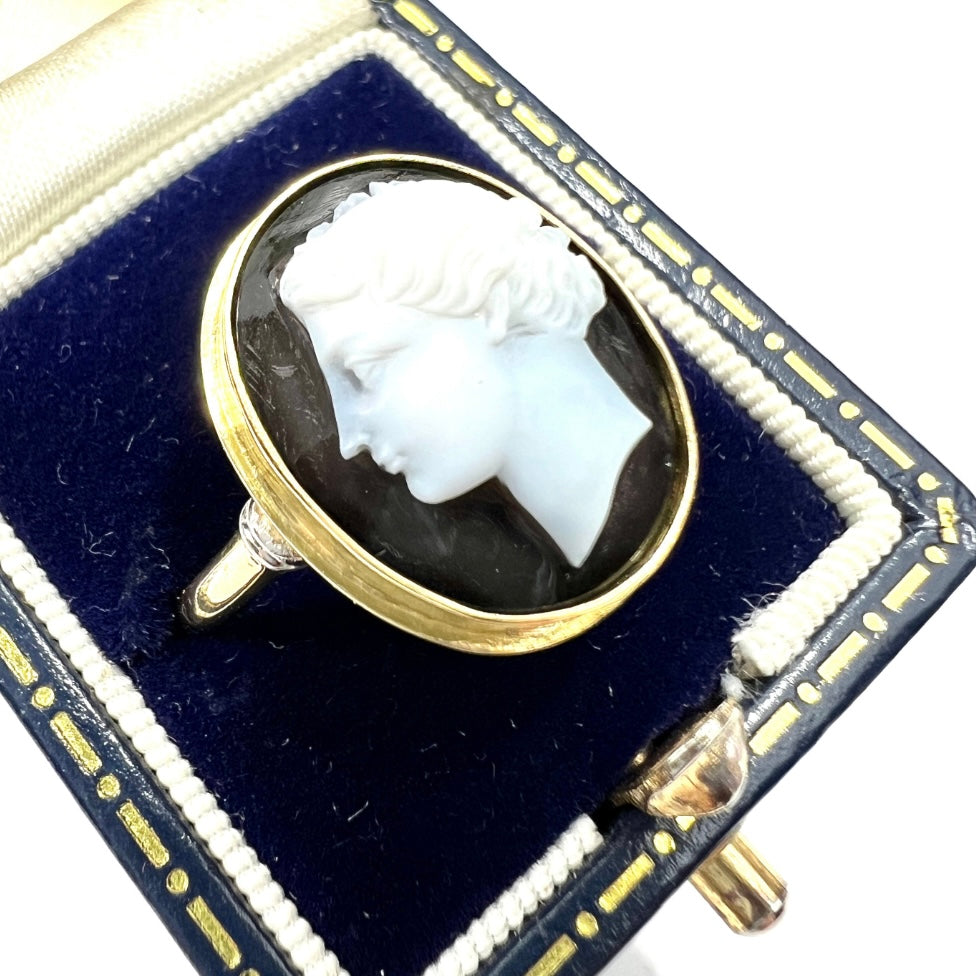 Antique 18CT Gold Carved Sardonyx Cameo Ring