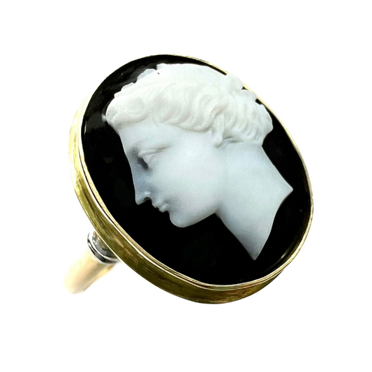 Antique 18CT Gold Carved Sardonyx Cameo Ring