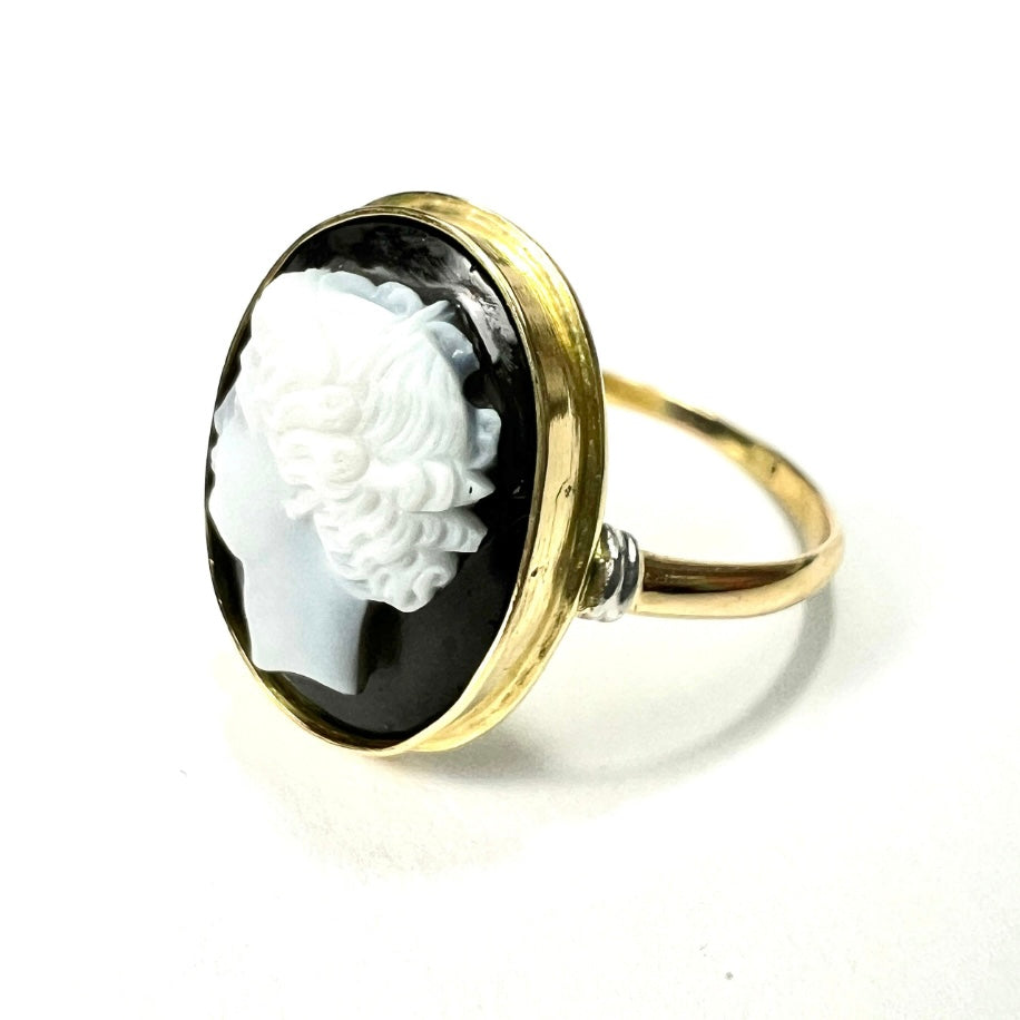Antique 18CT Gold Carved Sardonyx Cameo Ring