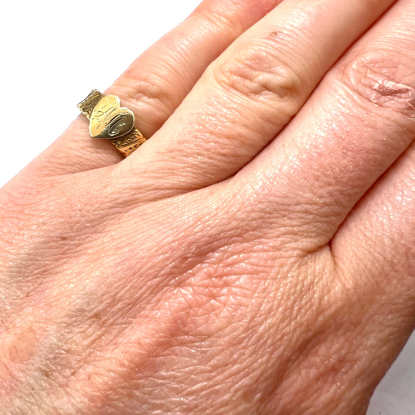 Edwardian 15CT Gold Heart and Hair Memorial Ring