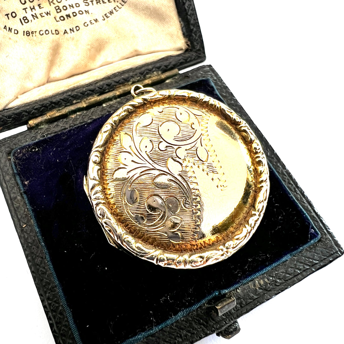 Edwardian 9CT Gold Round Locket Pendant