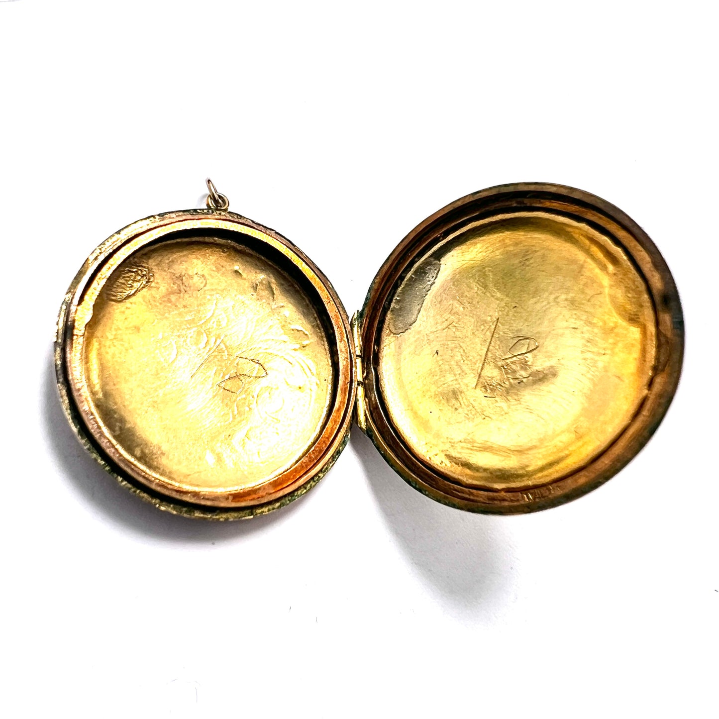 Edwardian 9CT Gold Round Locket Pendant