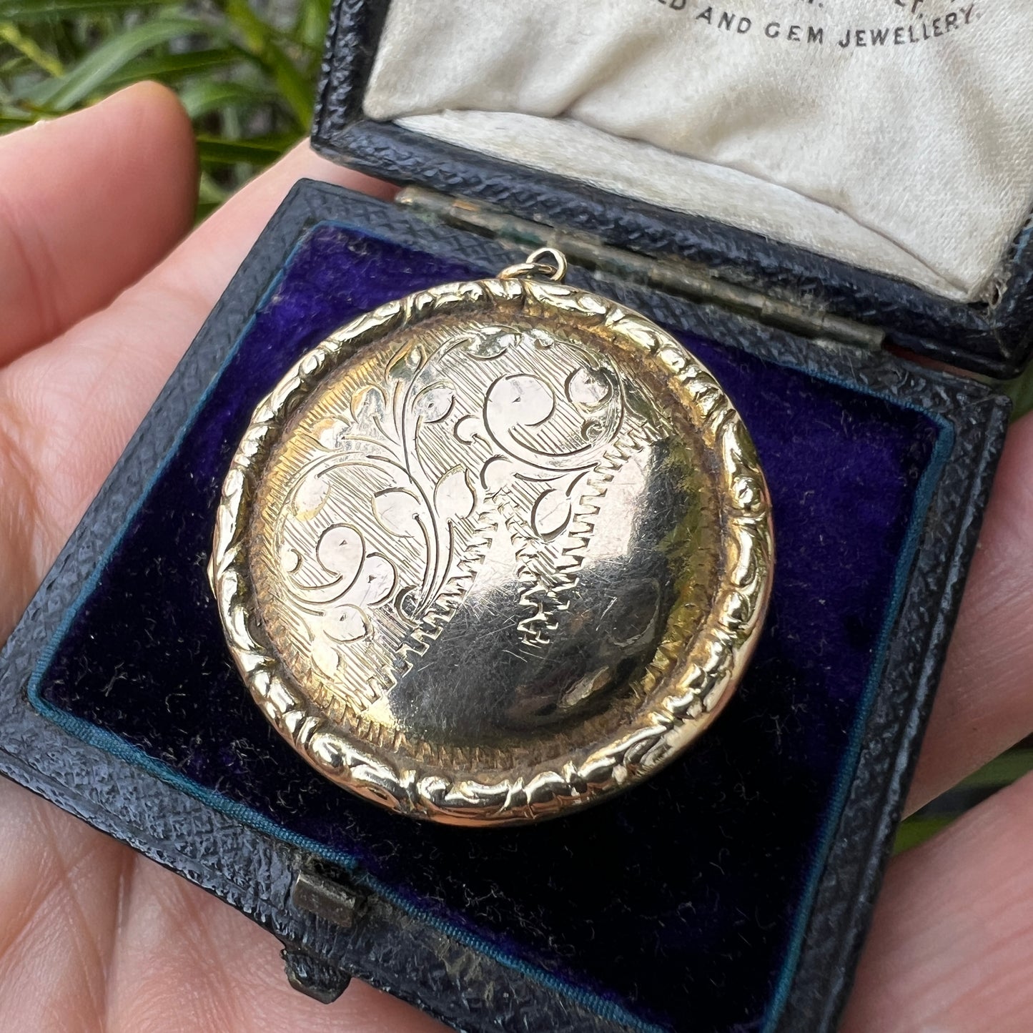 Edwardian 9CT Gold Round Locket Pendant