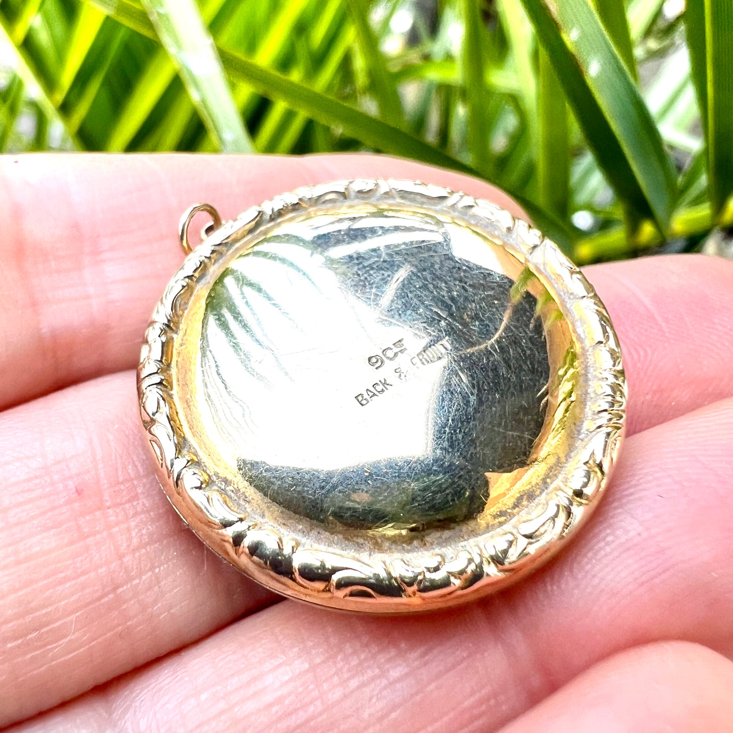Edwardian 9CT Gold Round Locket Pendant