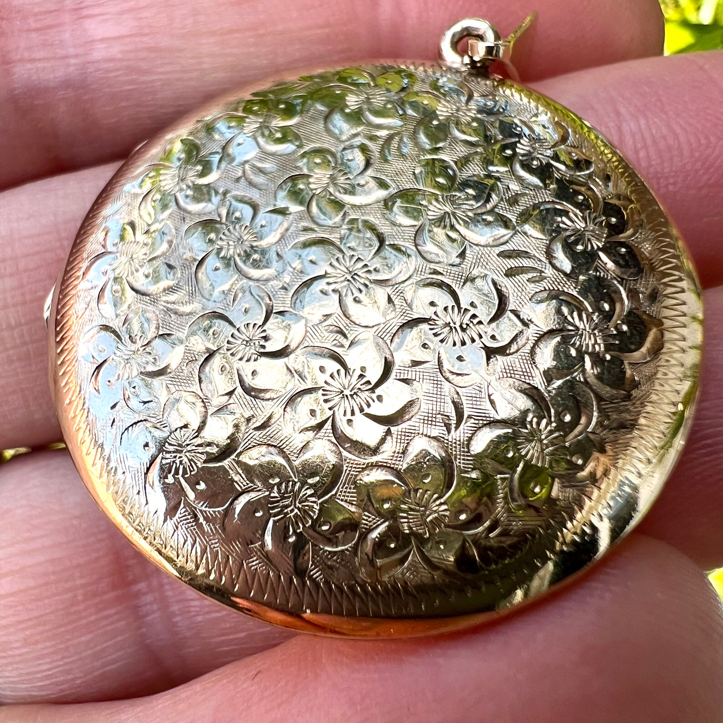 Large Victorian Style Solid 9CT Gold Locket Pendant