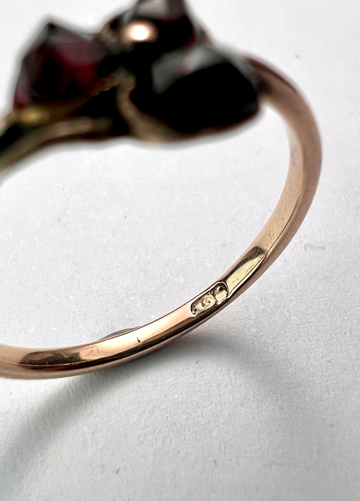 Victorian Garnet Flower 9CT Gold Ring