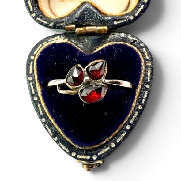Victorian Garnet Flower 9CT Gold Ring