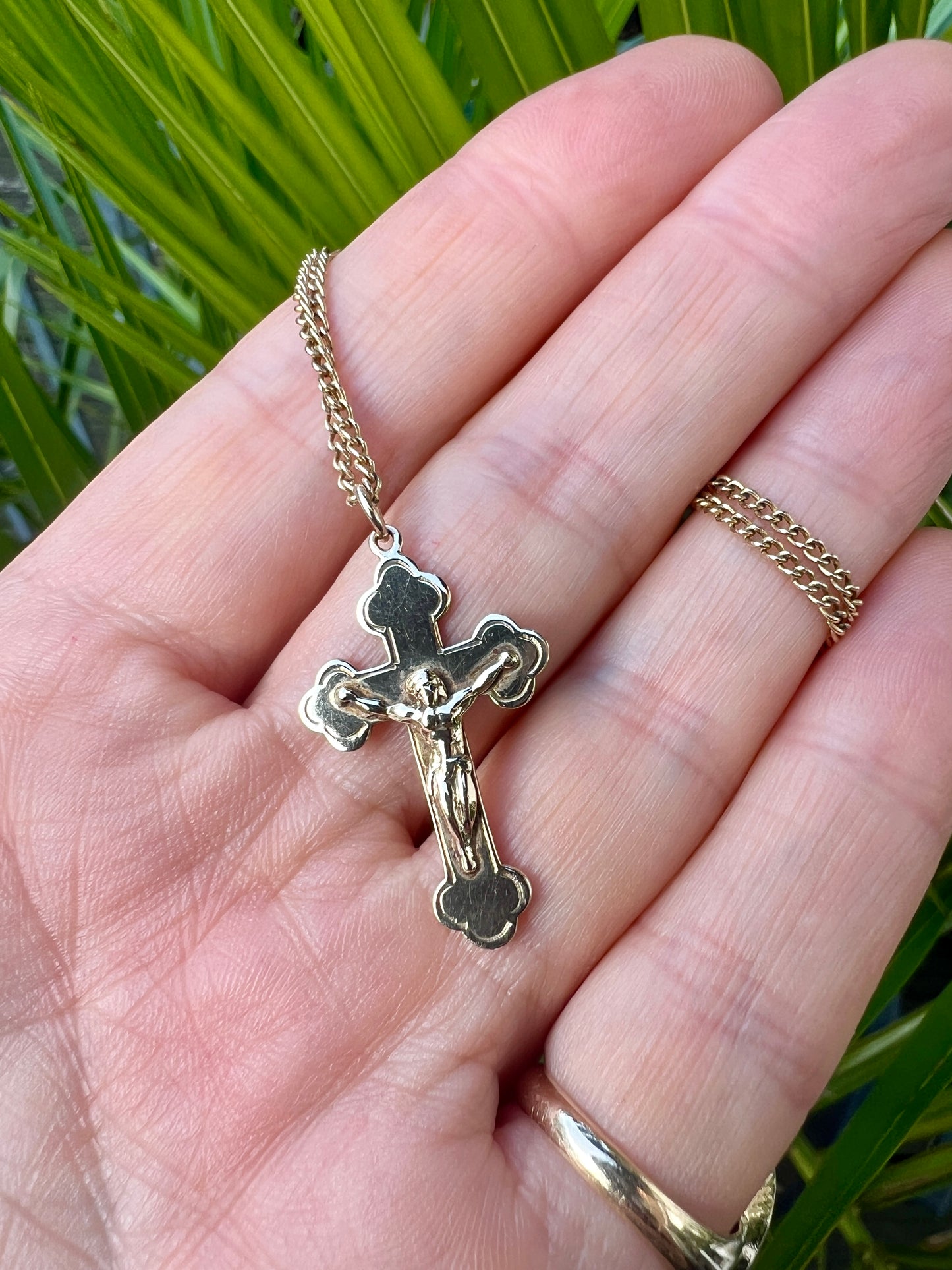Vintage 9CT Gold Crucifix Cross Pendant Necklace