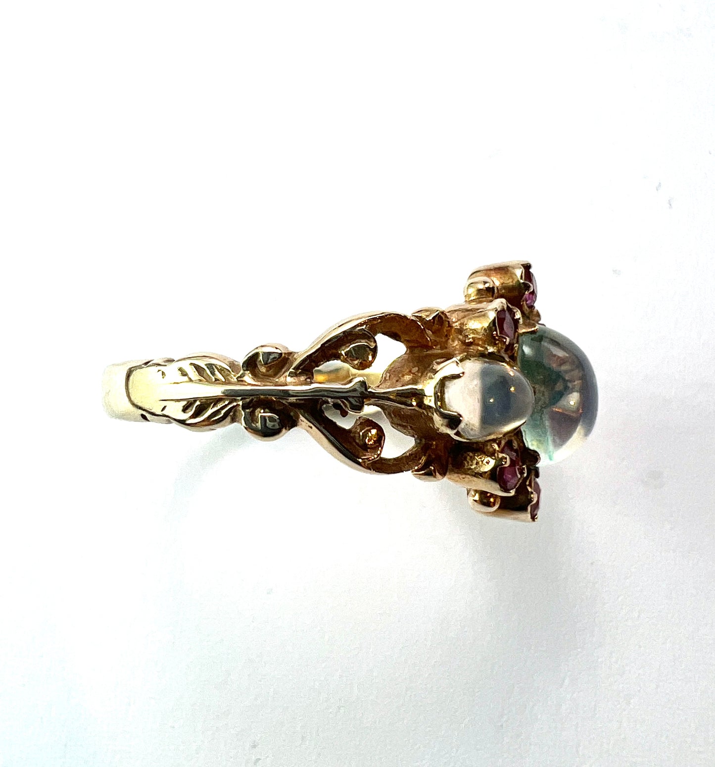 Vintage Sugarloaf Moonstone Ruby 9CT Gold Ring