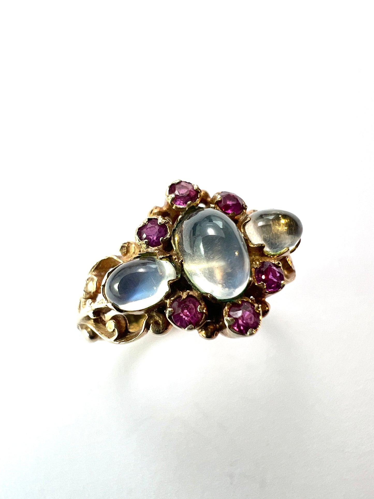 Vintage Sugarloaf Moonstone Ruby 9CT Gold Ring