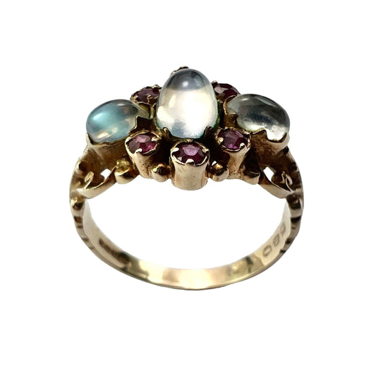 Vintage Sugarloaf Moonstone Ruby 9CT Gold Ring