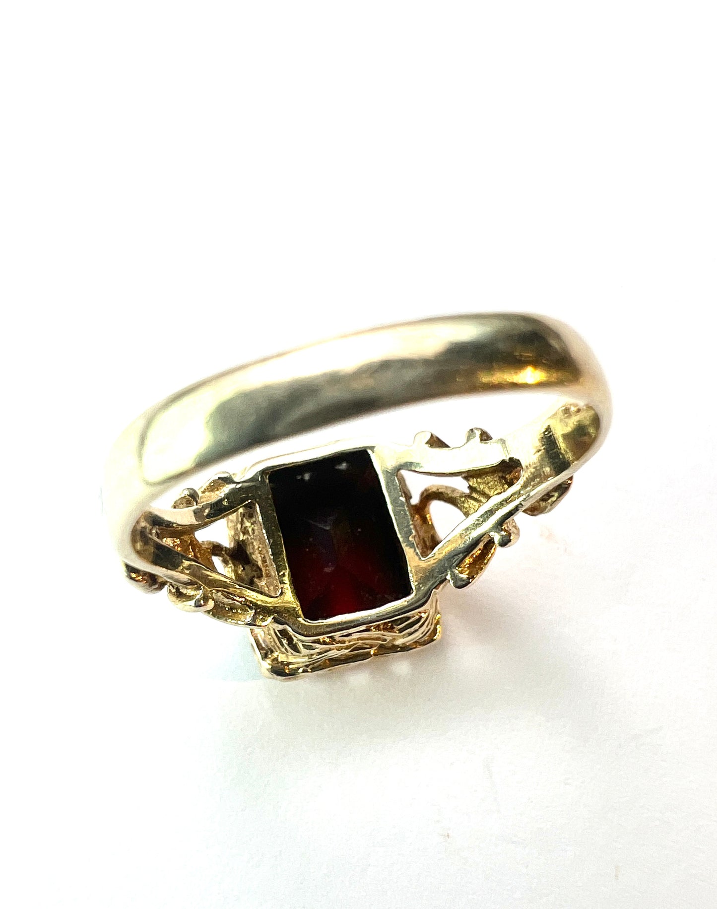 Vintage 9CT Gold Square Garnet Ring