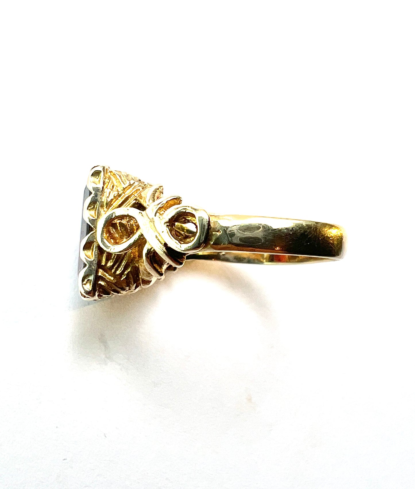 Vintage 9CT Gold Square Garnet Ring