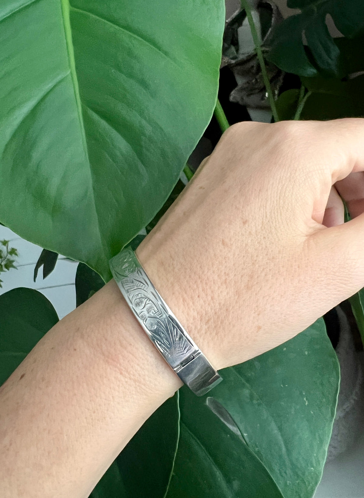 Vintage Charles Horner Sterling Silver Engraved Hinged Bangle