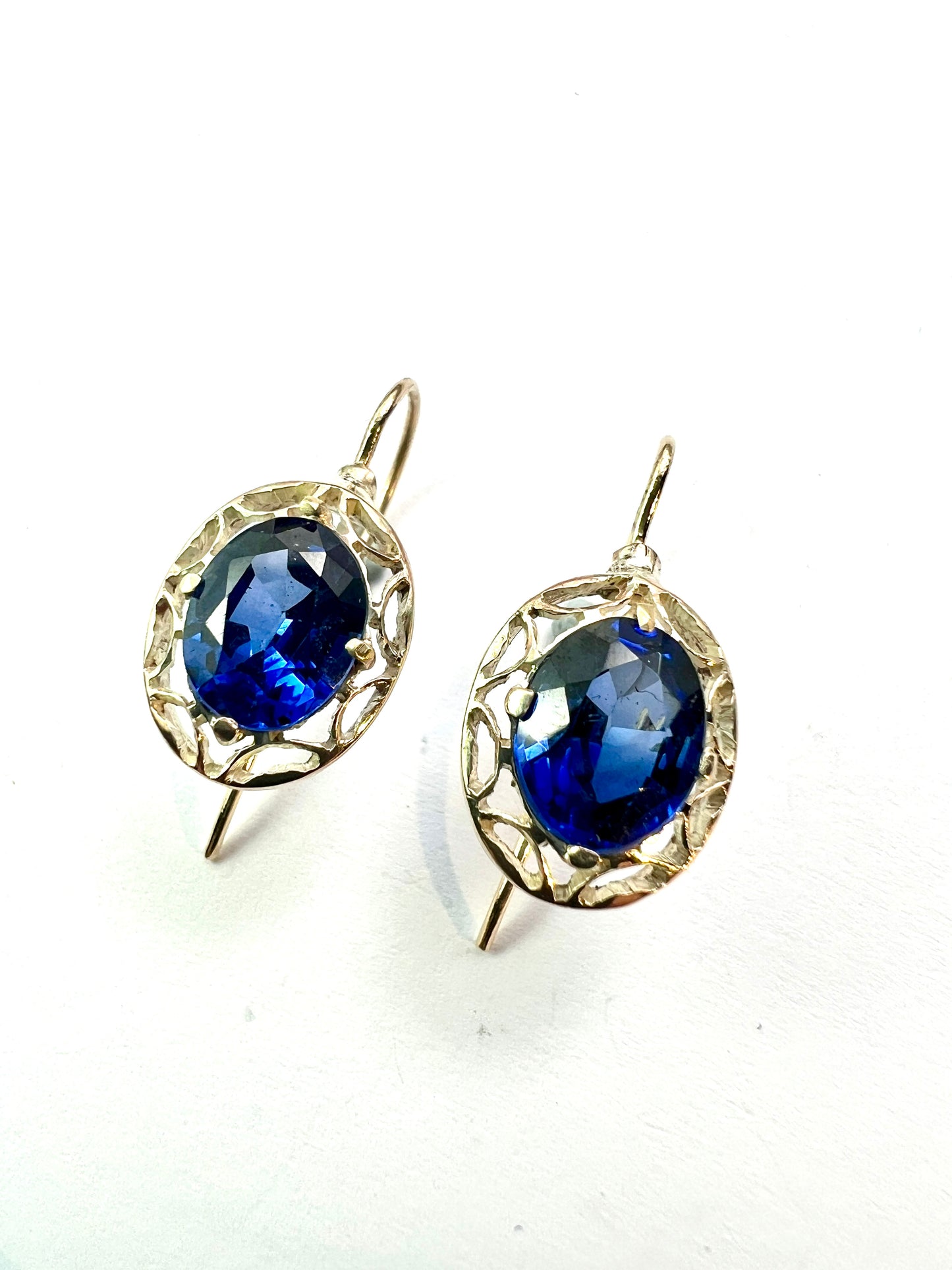 Vintage 9CT Gold Sapphire Earrings
