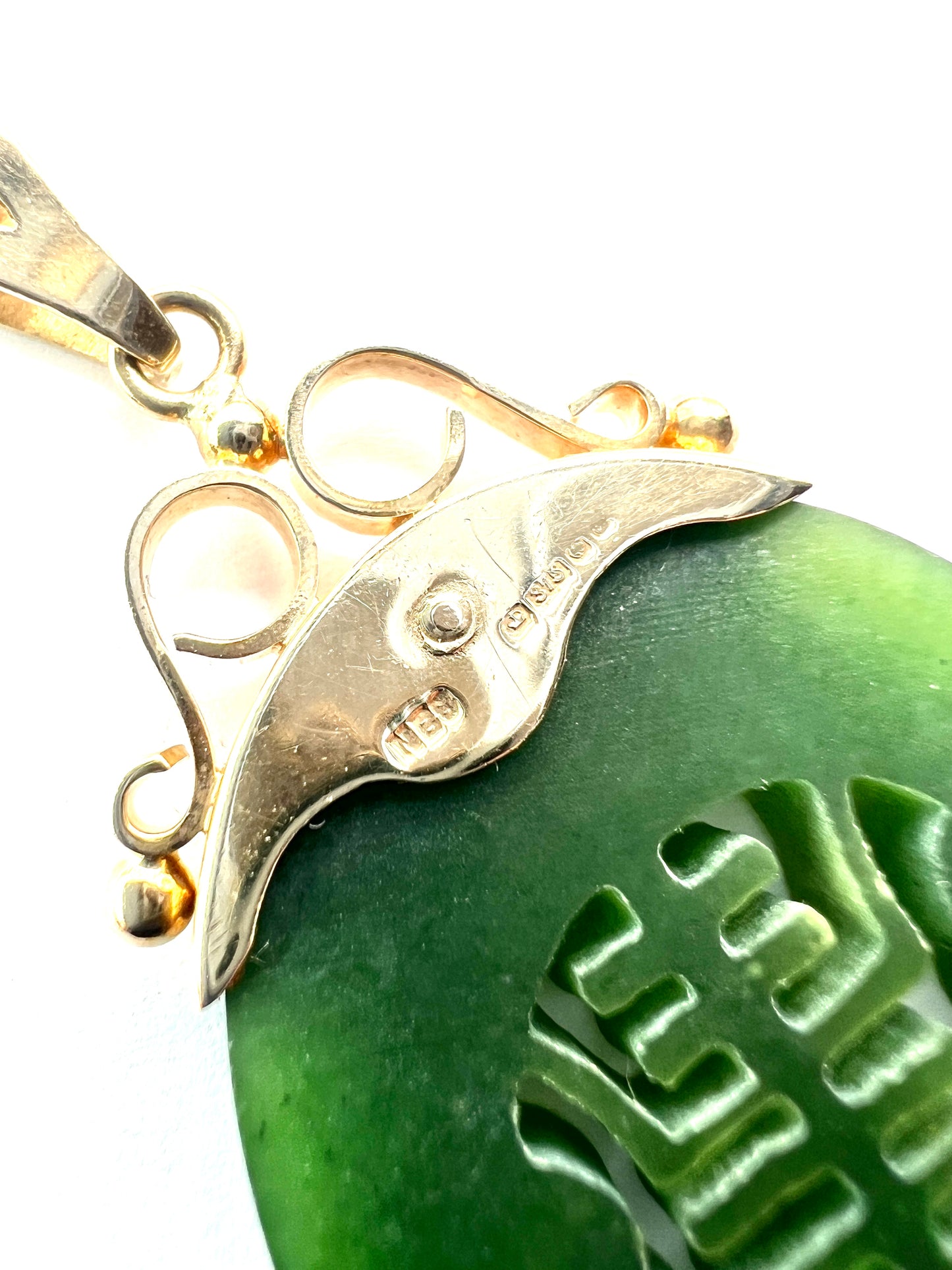 Large Vintage 9CT Gold Pierced Jade Pendant