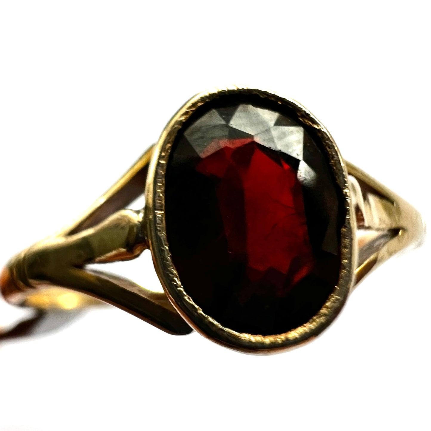 Victorian 9CT Gold Garnet Solitaire Ring