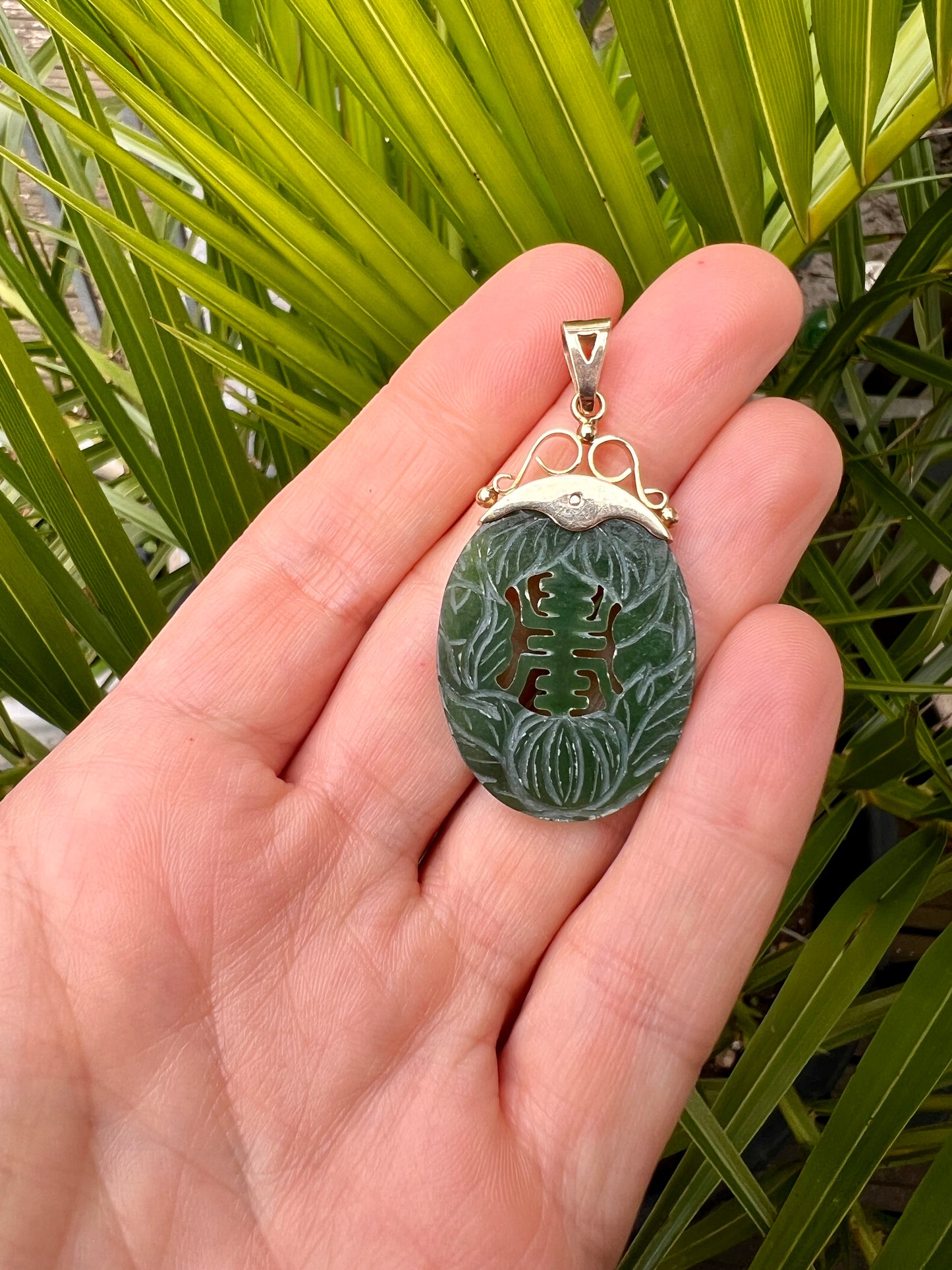Large Vintage 9CT Gold Pierced Jade Pendant