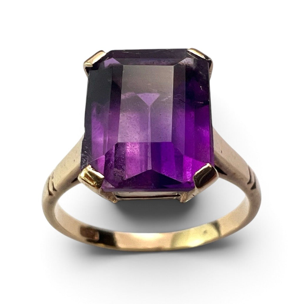 Vintage Rectangular Amethyst 9CT Gold Ring