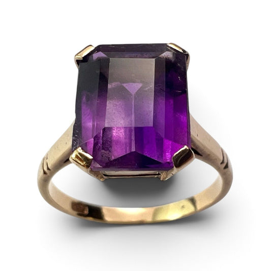 Vintage Rectangular Amethyst 9CT Gold Ring