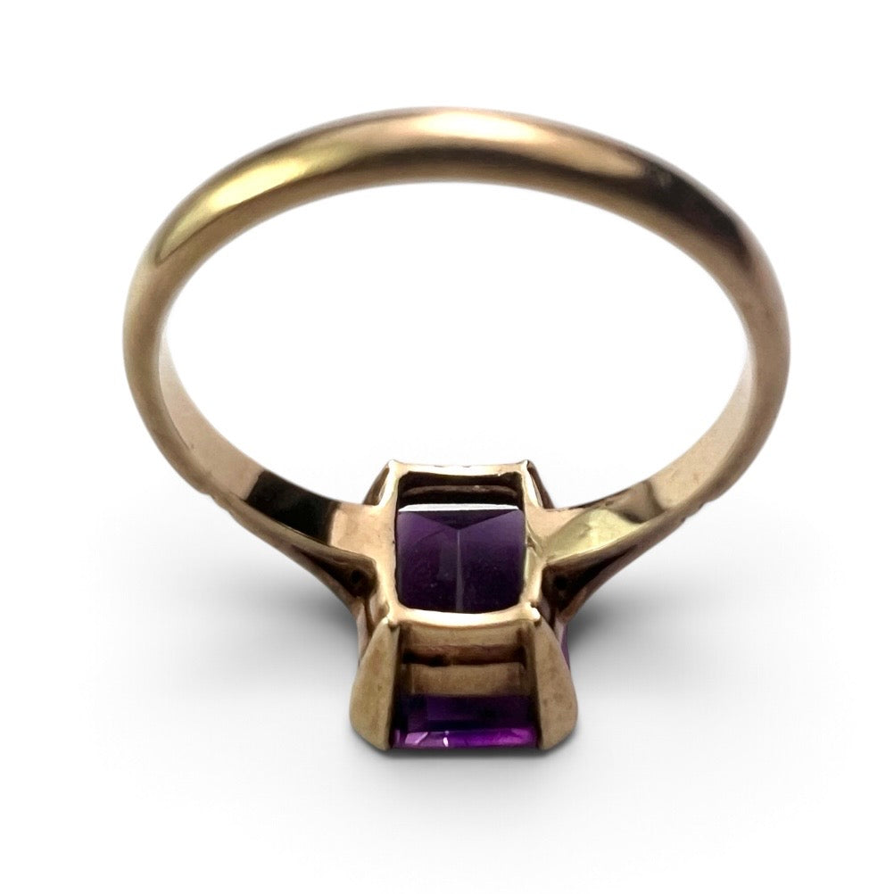 Vintage Rectangular Amethyst 9CT Gold Ring