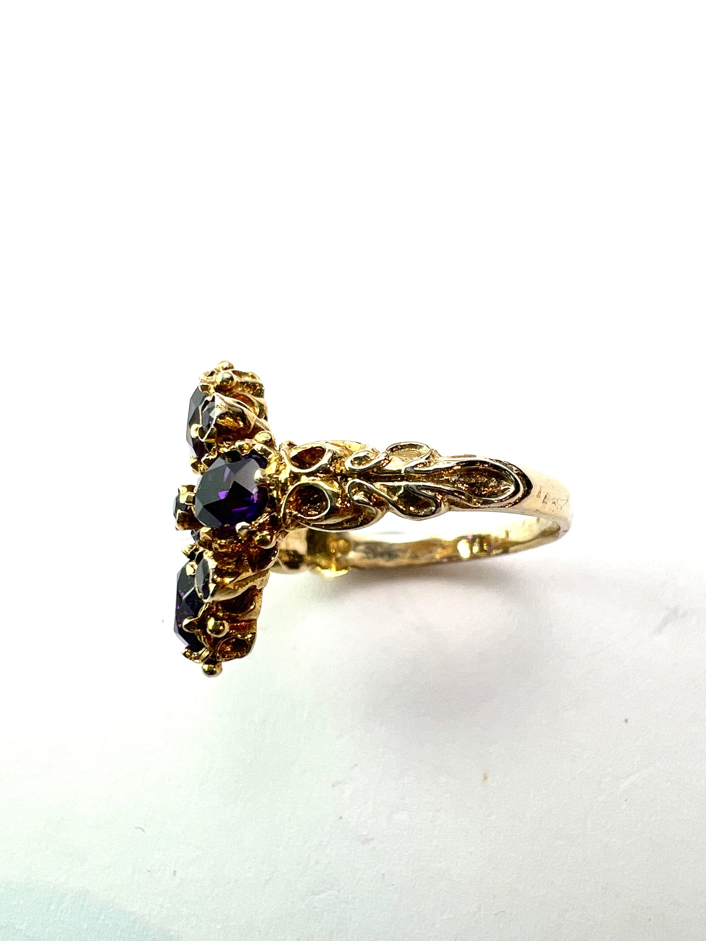Vintage Amethyst 9CT Gold Victorian Style Ring