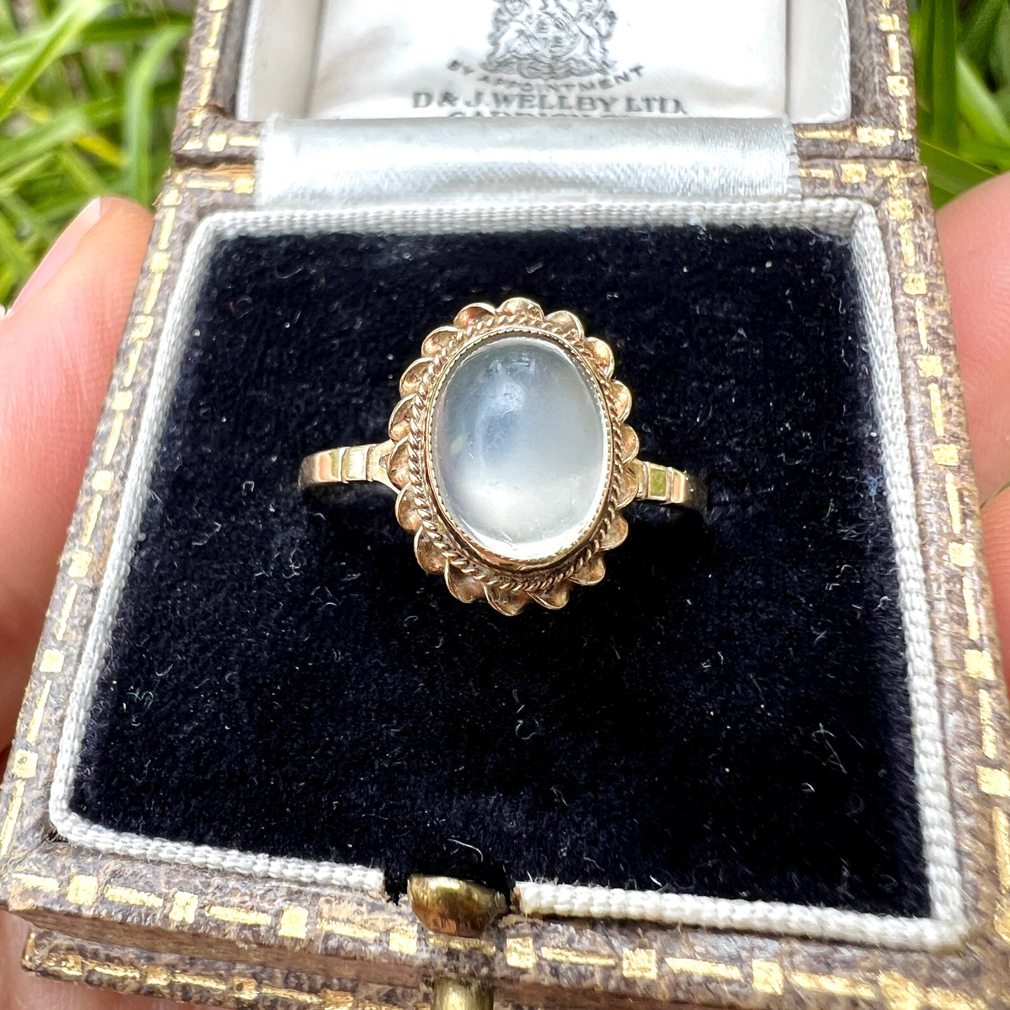 Vintage 9CT Gold Moonstone Cabochon Ring