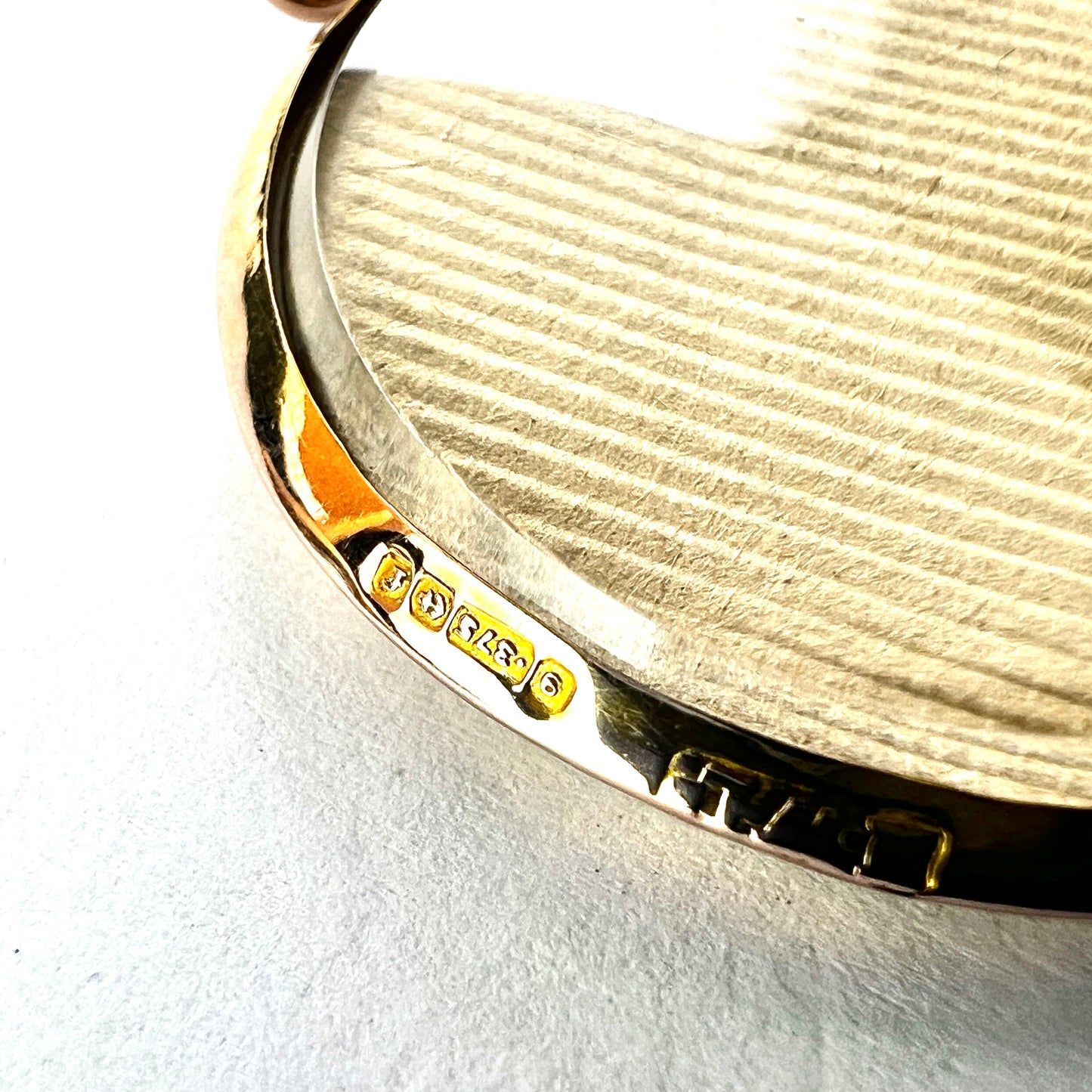 Edwardian 1905 Gold Top Screw Locket Pendant