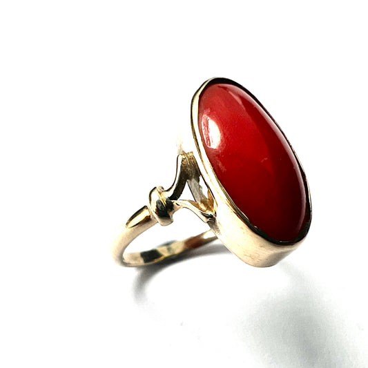 Vintage 9CT Gold Coral Solitaire Ring