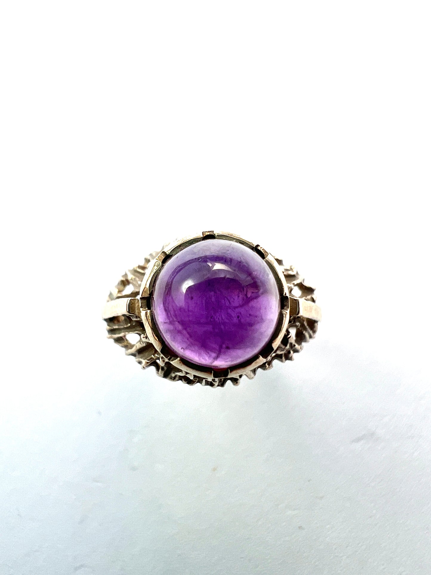 1968 Vintage Amethyst Solitaire 9CT Gold Brutalist Ring