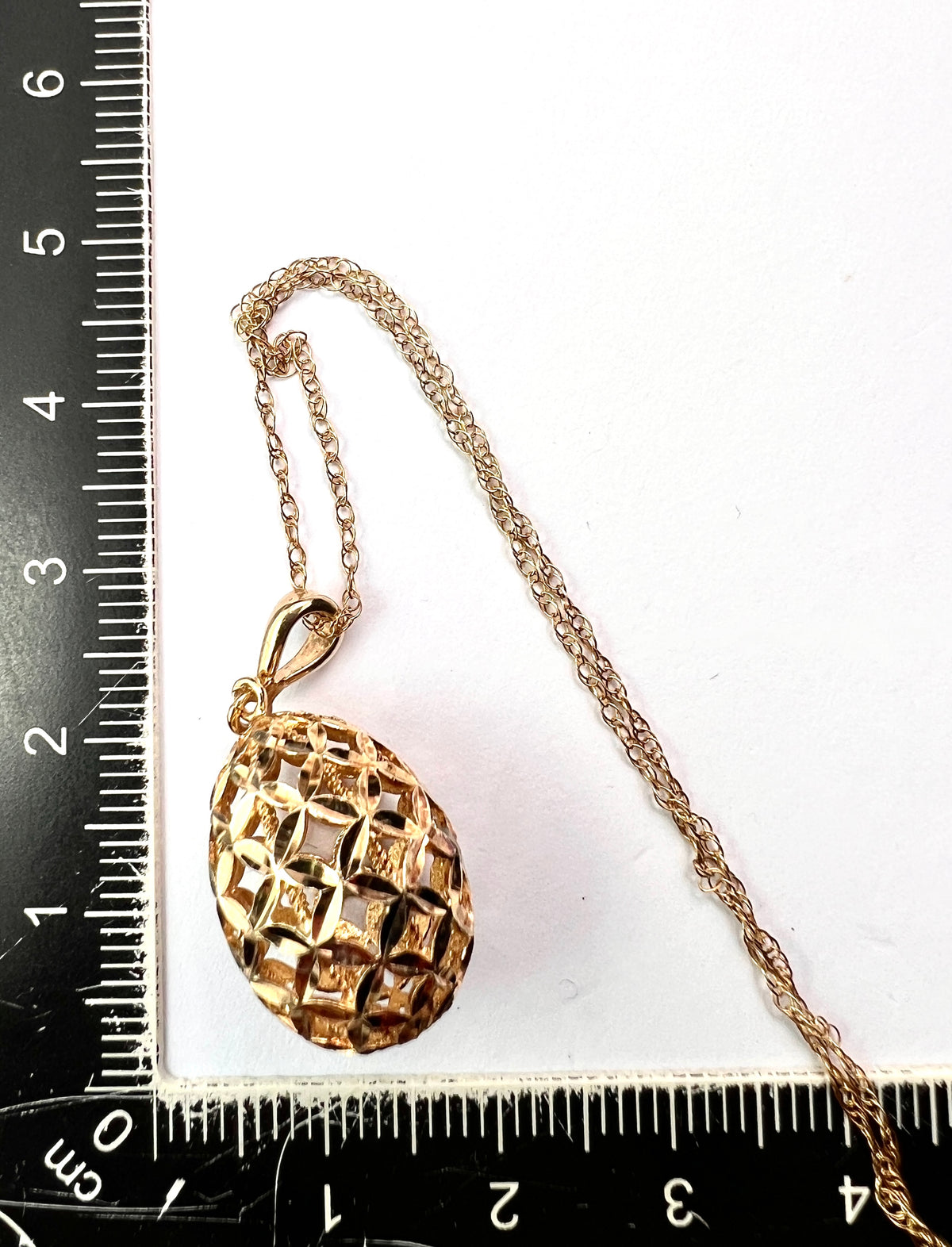Vintage 9CT Gold Egg Pendant Necklace