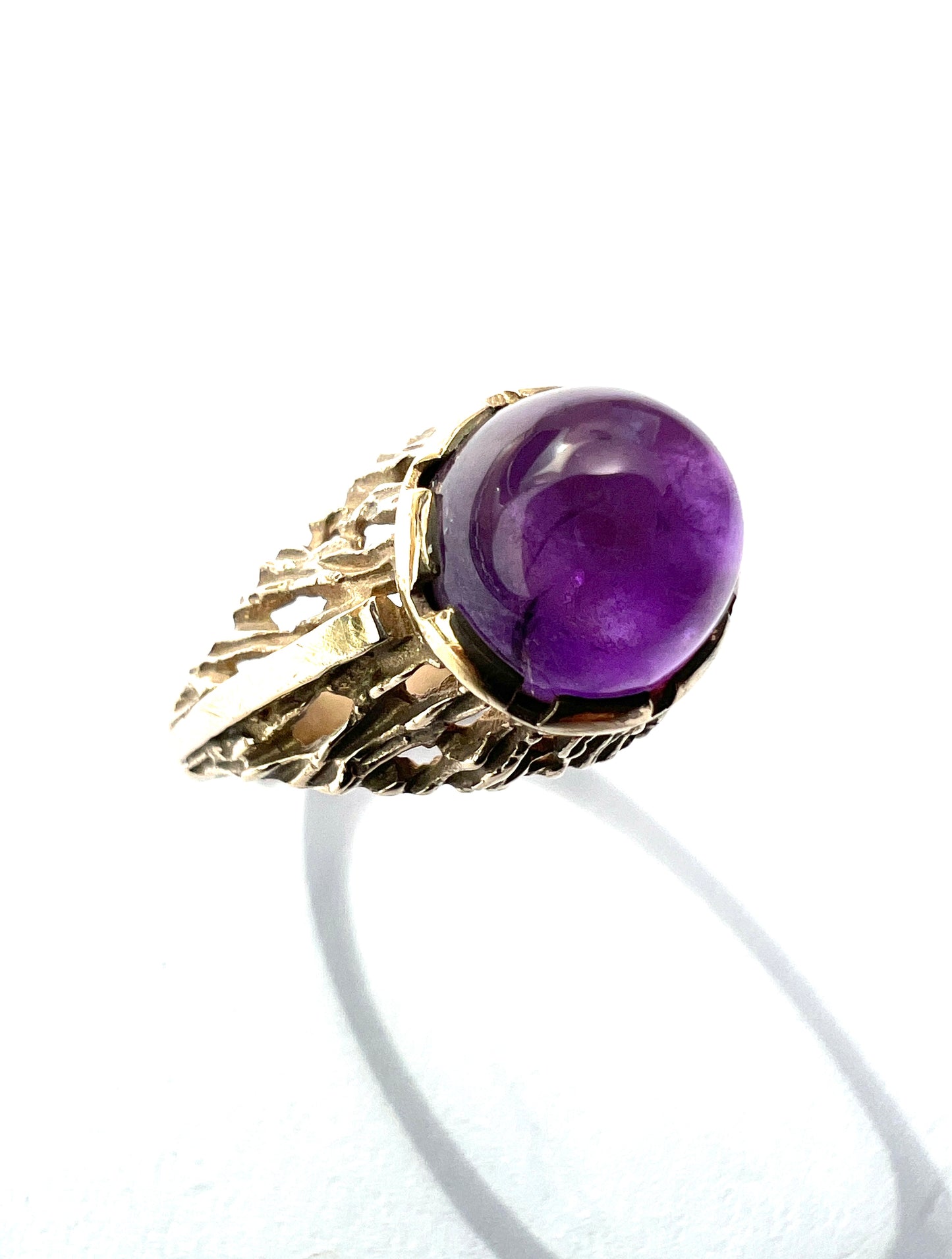 1968 Vintage Amethyst Solitaire 9CT Gold Brutalist Ring