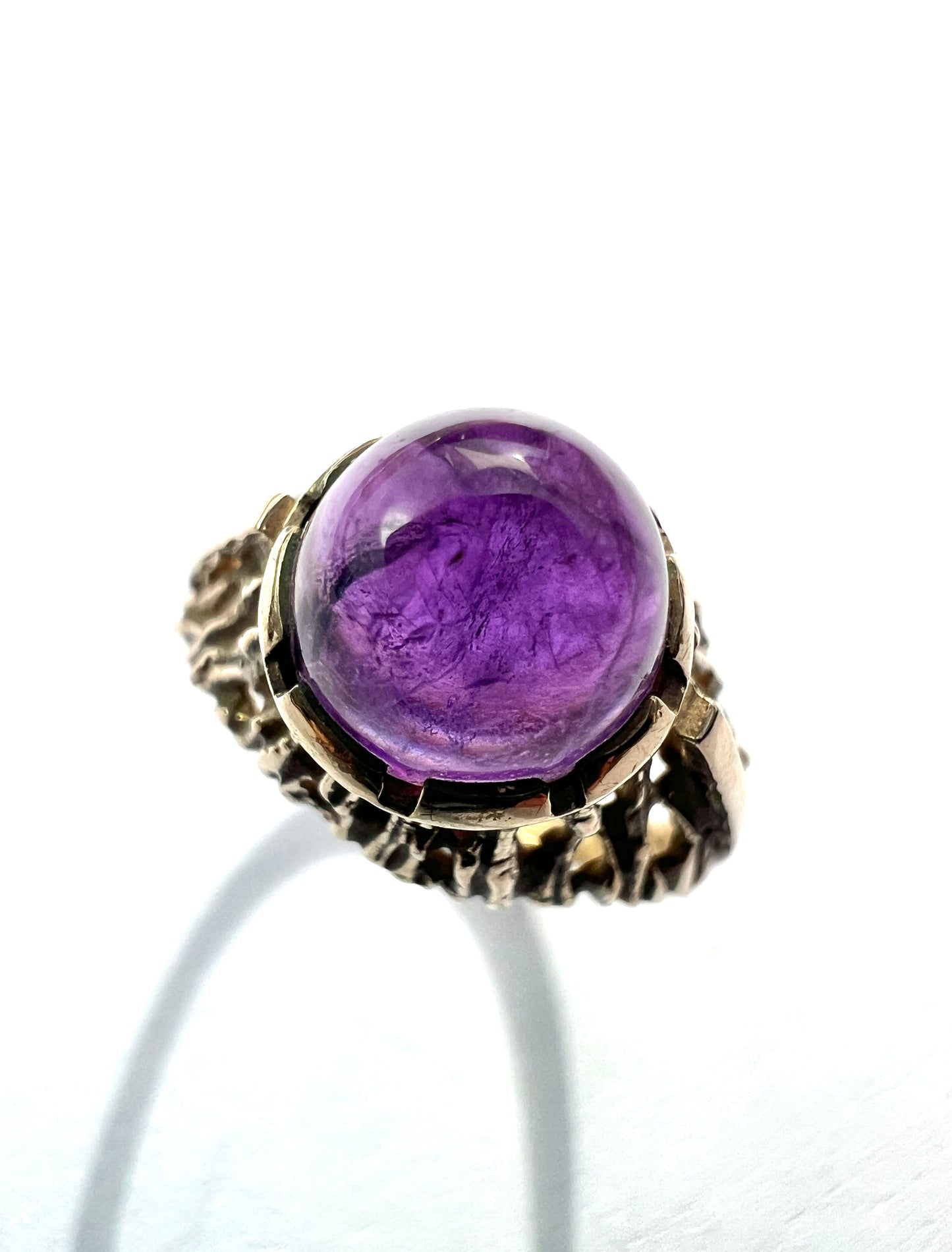 1968 Vintage Amethyst Solitaire 9CT Gold Brutalist Ring