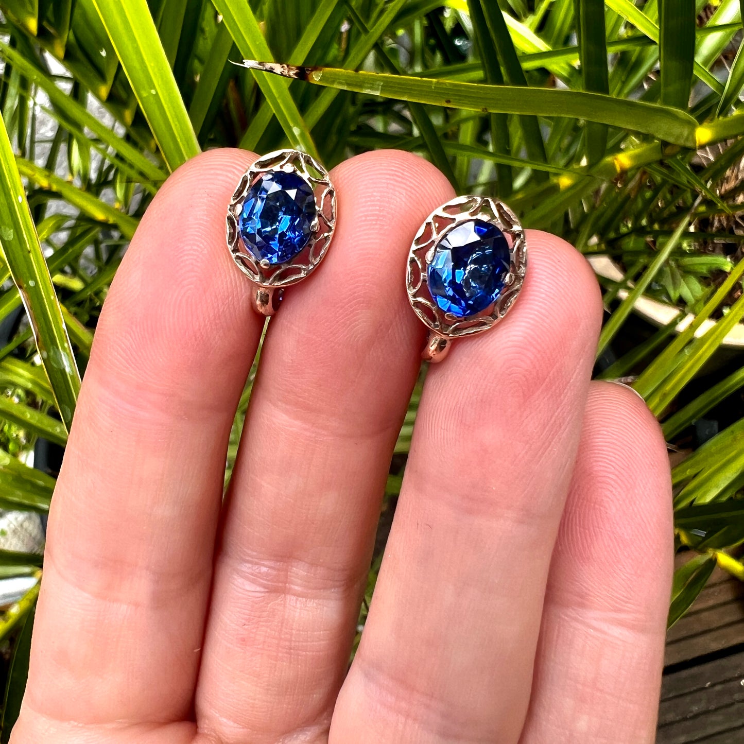 Vintage 9CT Gold Sapphire Screwback Earrings