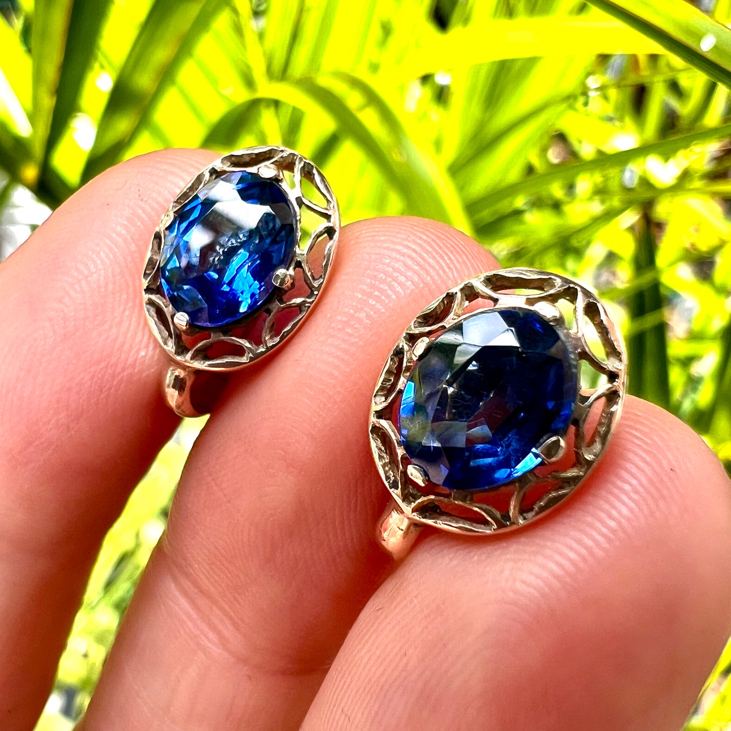 Vintage 9CT Gold Sapphire Screwback Earrings