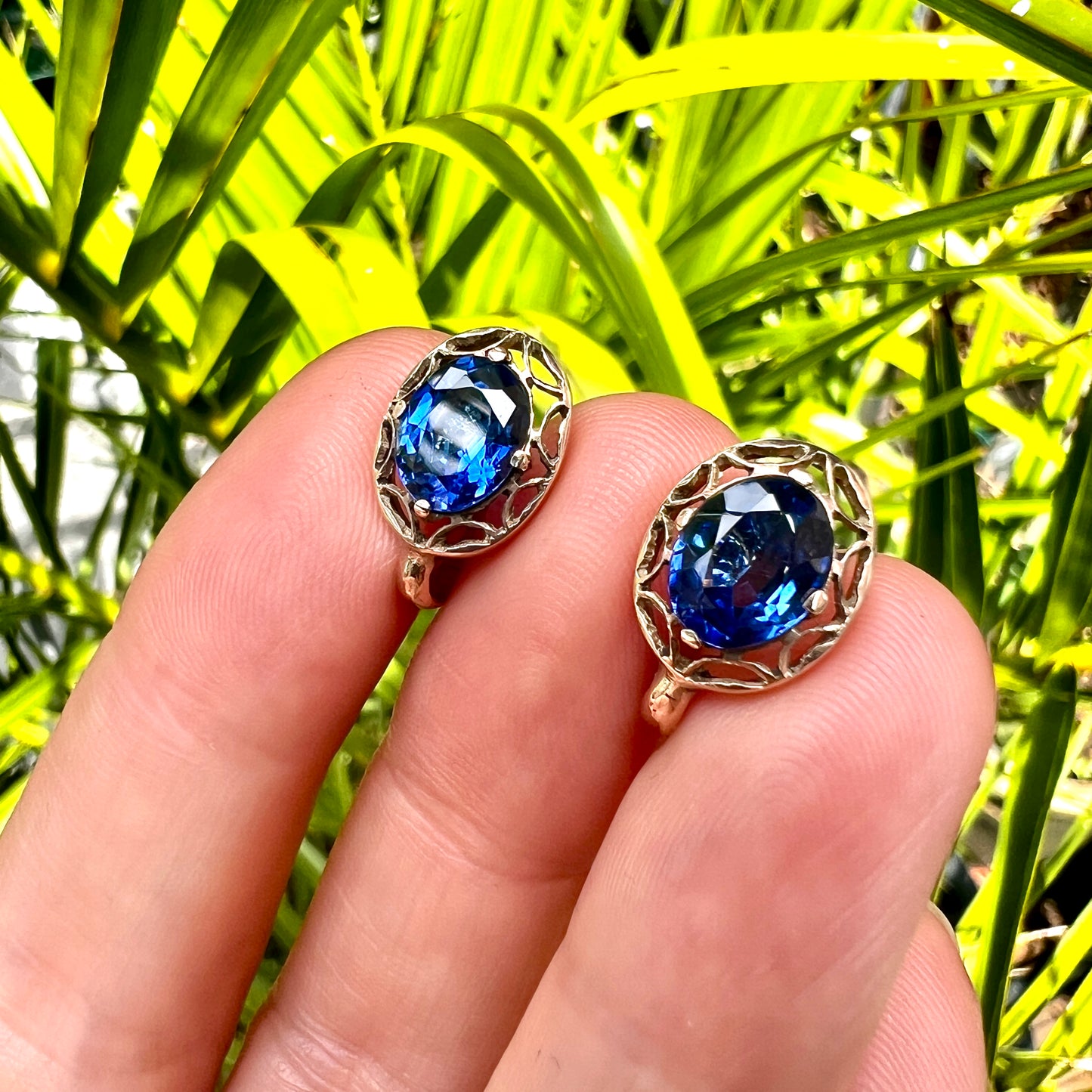 Vintage 9CT Gold Sapphire Screwback Earrings