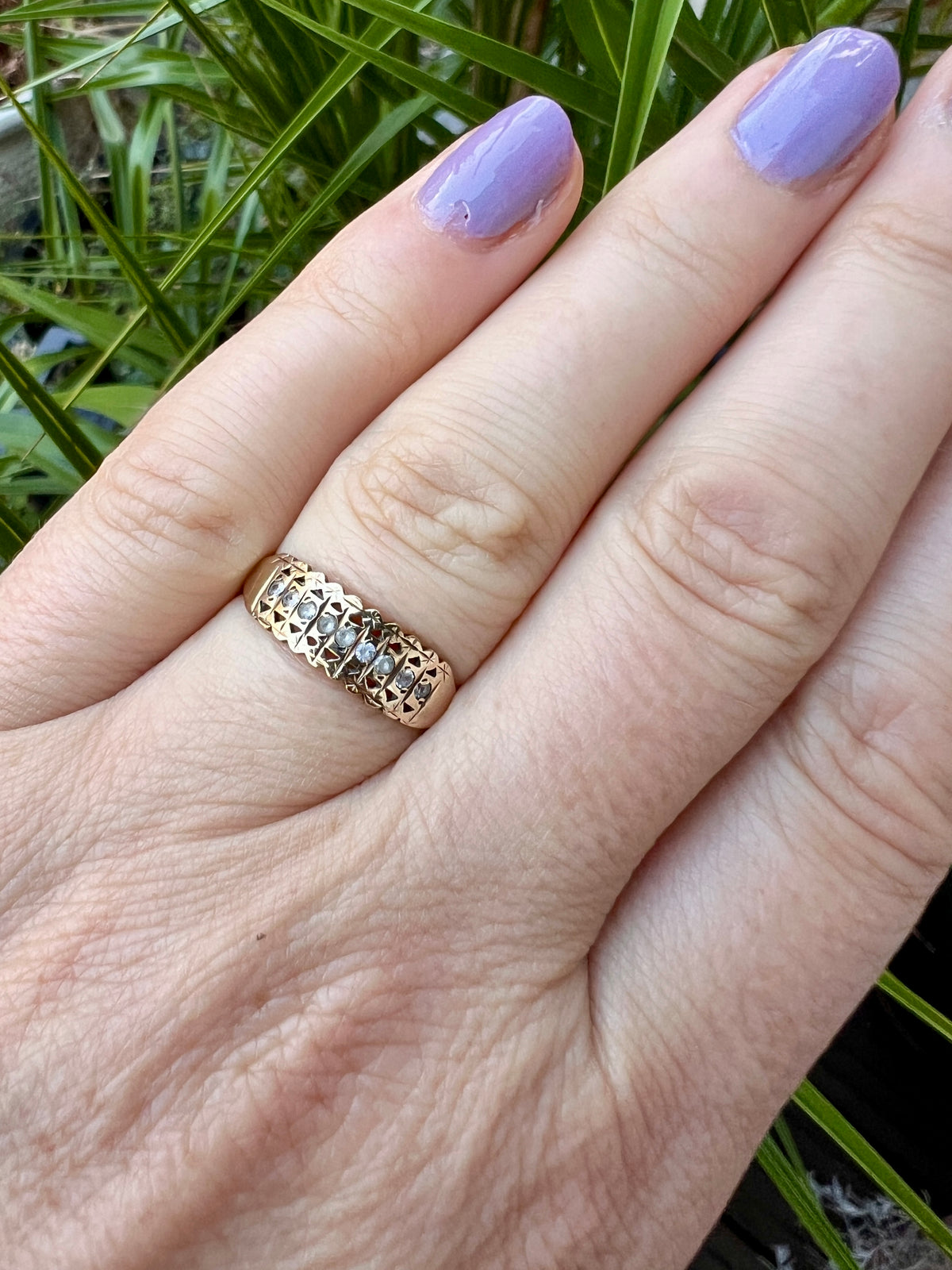 Vintage 9CT Gold Spinel Star Ring
