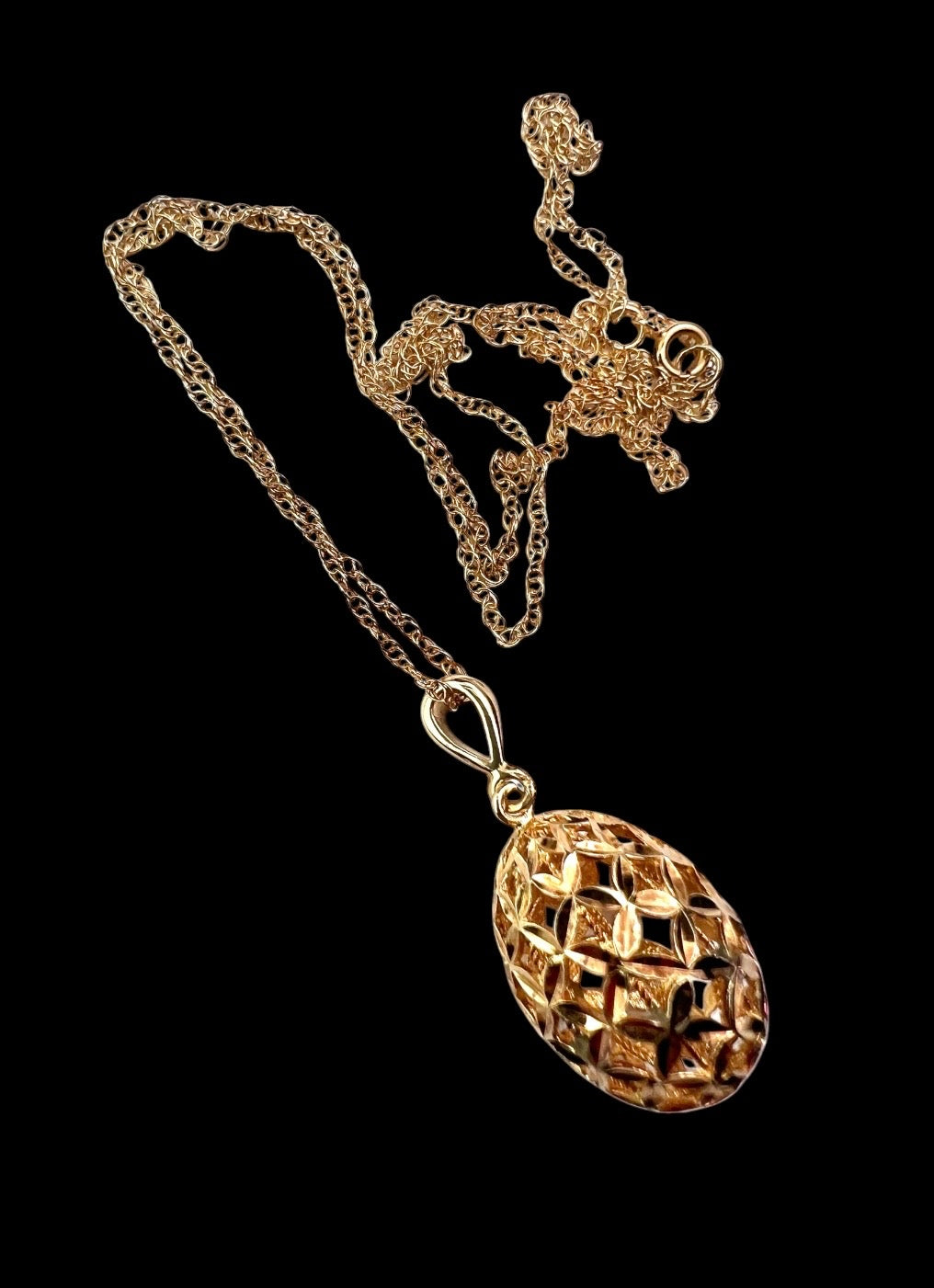 Vintage 9CT Gold Egg Pendant Necklace